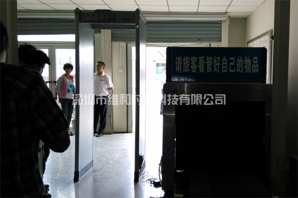 新疆烏魯木齊鐵路局8家火車站采用維和時代供應HI-PE進口安檢門[圖文]