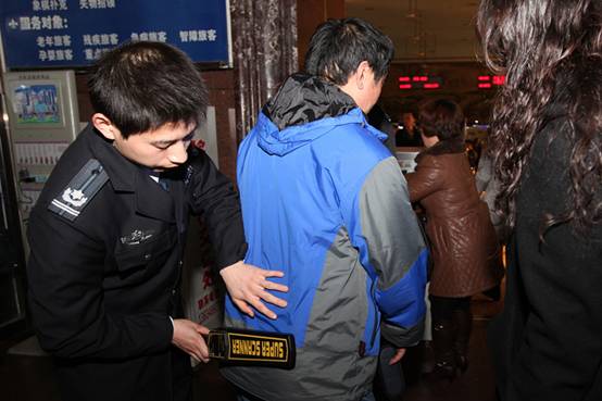 臨汾火車站鐵警增設(shè)手持金屬探測(cè)儀二次檢測(cè)項(xiàng)目[圖]