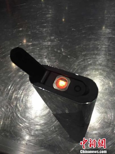 西寧機場安進門探測發現發現多種特型違禁品 含充電寶式點煙器
