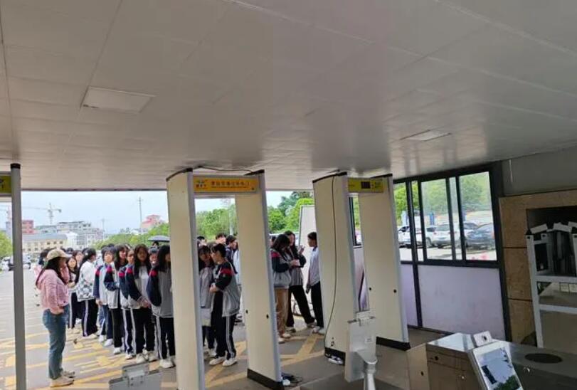 每天過安檢門有輻射嗎？